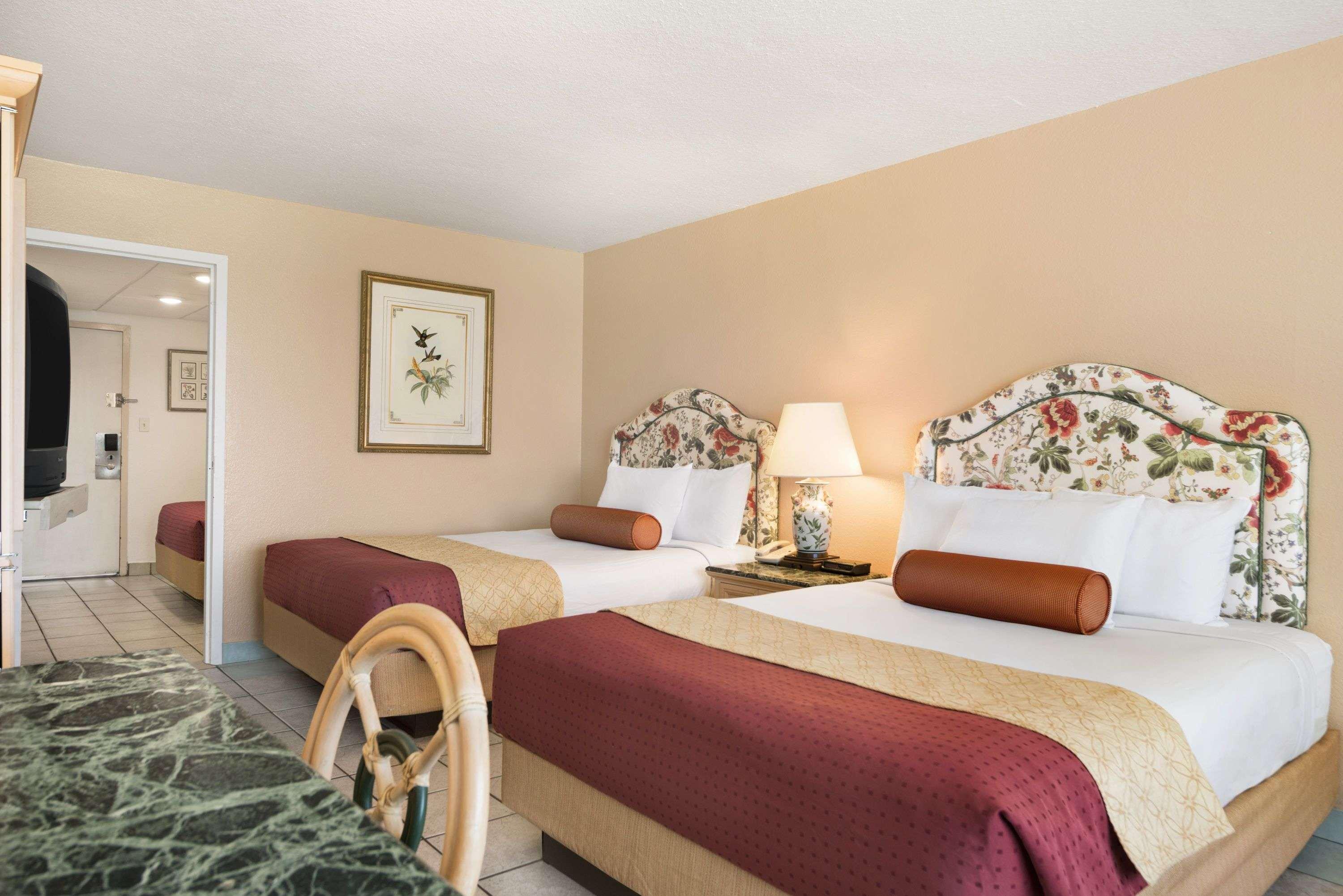 Days Inn By Wyndham Panama City Beach/Ocean Front Kültér fotó